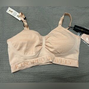 Kindred Bravely hands free pumping bra- large